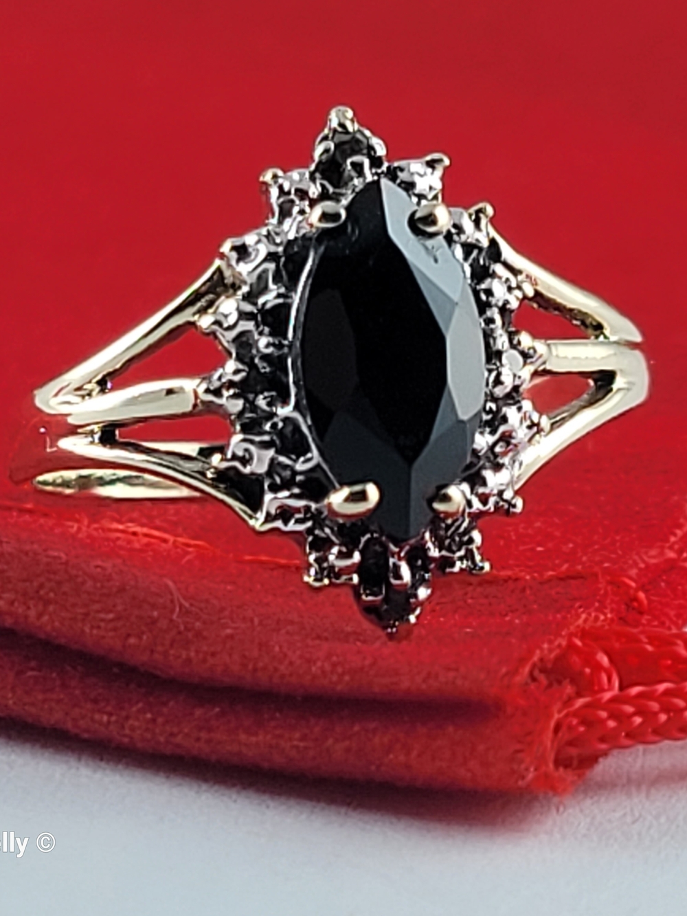 10K Yellow Gold Onyx and Genuine Diamond Ring Size 6 - Solid Gold! 👌🎁